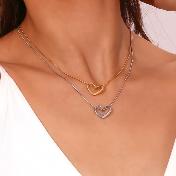 ◾️Stainless Steel Thin Heart Pendant Chain Necklace - Picture 4 of 11